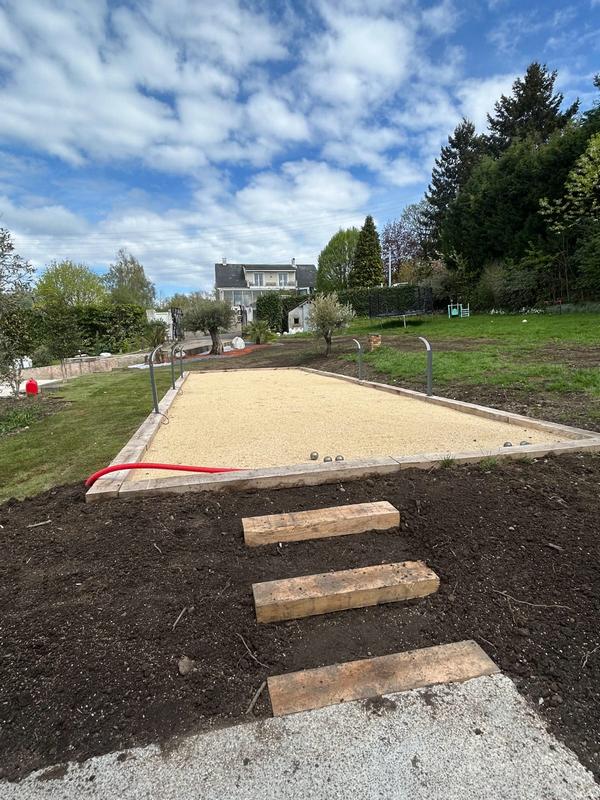 Aménagement complet des abords de piscine et des espaces extérieurs