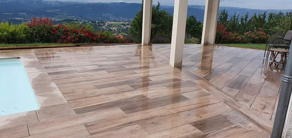 Terrasse grès ceram bordure chêne 4