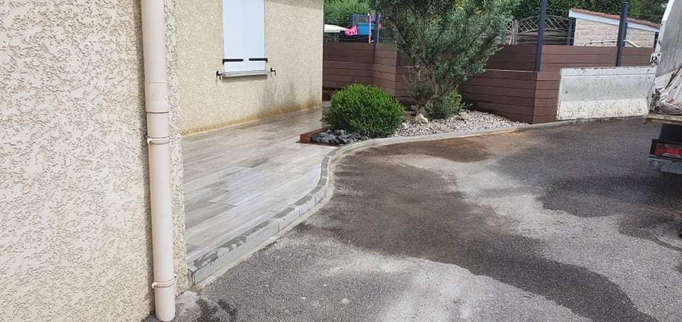 Terrasse gres ceram terrain de pétanque