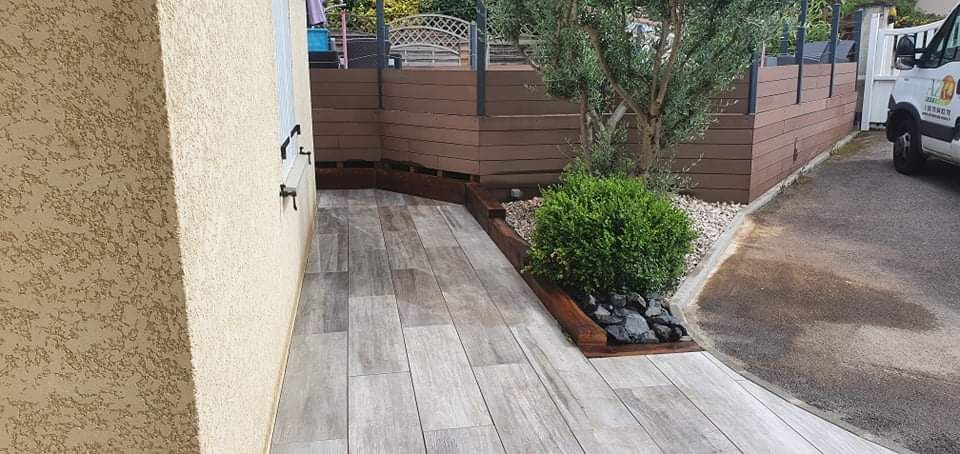 Terrasse gres ceram terrain de pétanque 3