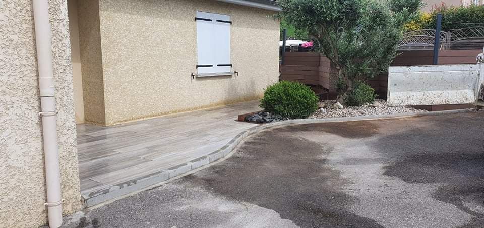 Terrasse gres ceram terrain de pétanque
