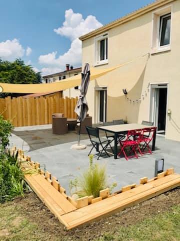 Terrasse grès cérame et bardage mélèze